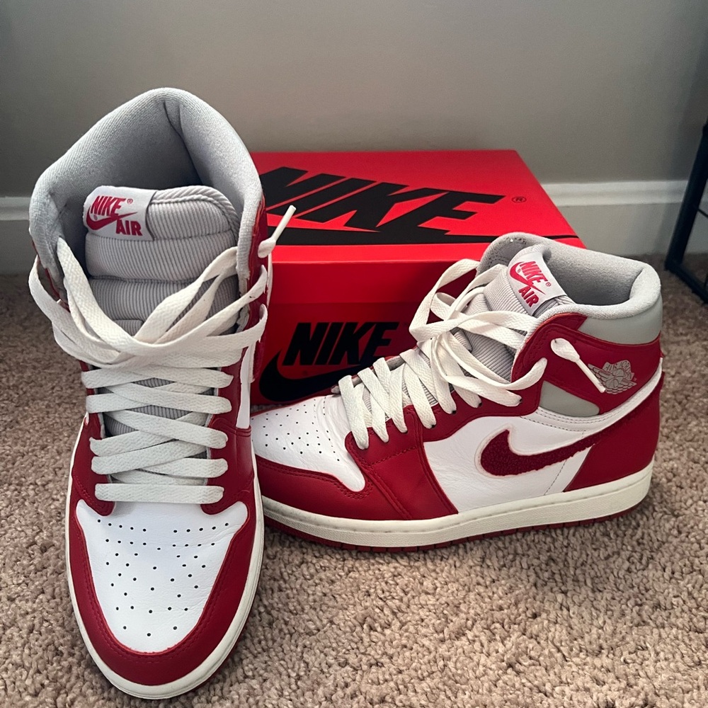 Jordan 1 Retro High OG Varsity Red